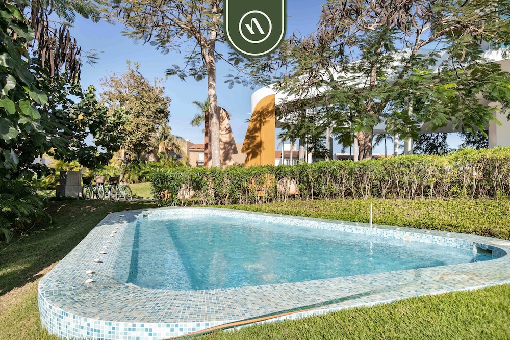 New 2BR APT - Beach Access - Pool - GYM - Jacuzzi
