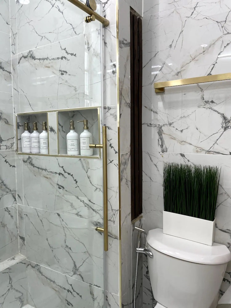 Luxury Living in the Heart of NY - Property Image 11