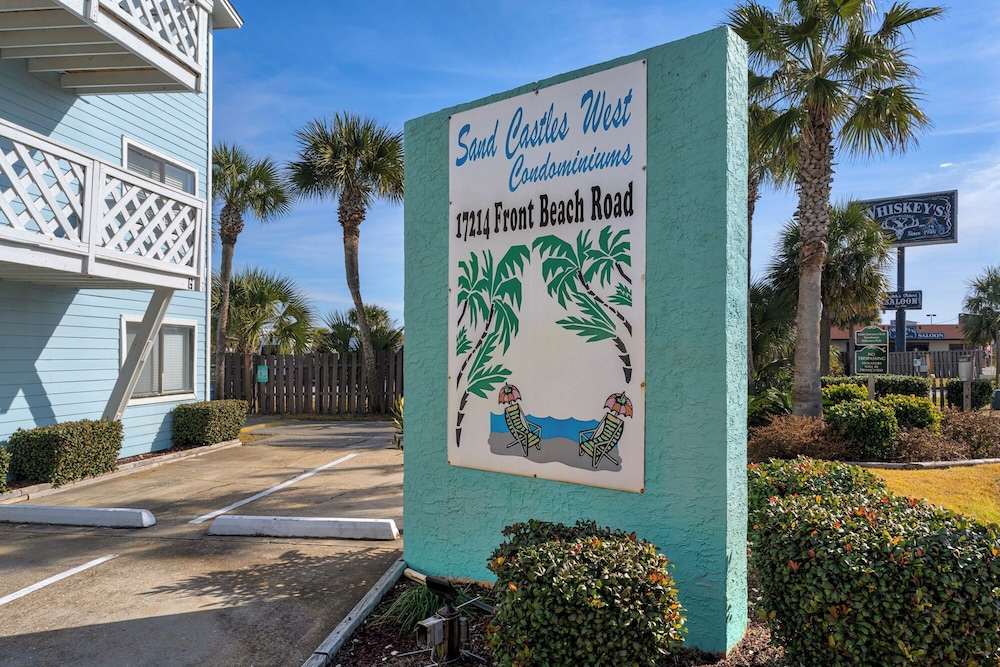 Sand Castles West A4: Steps to Beach, Pools, Private Balcony & More!