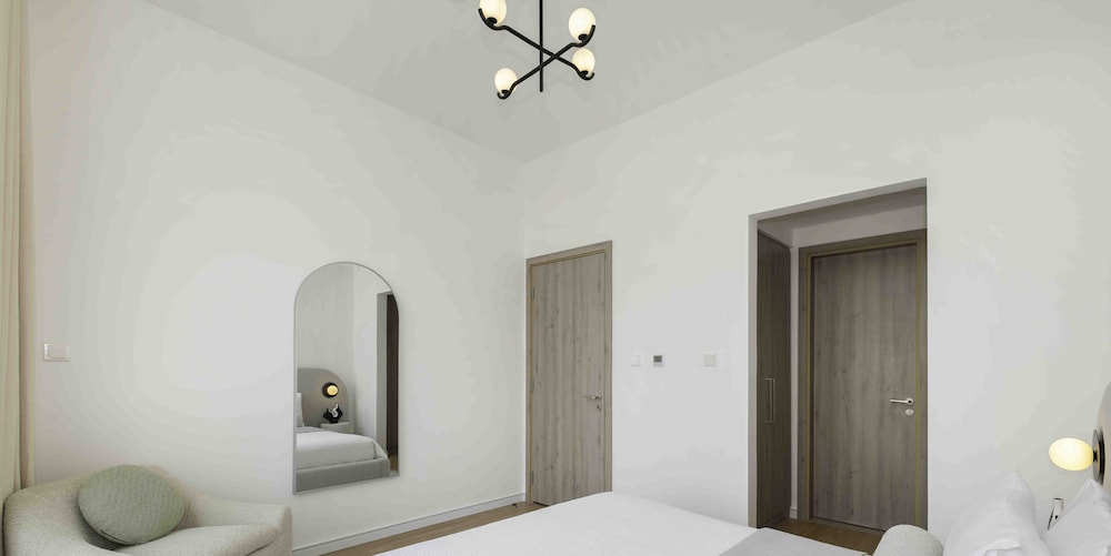 LUX The Dubai Hills Executive Suite
