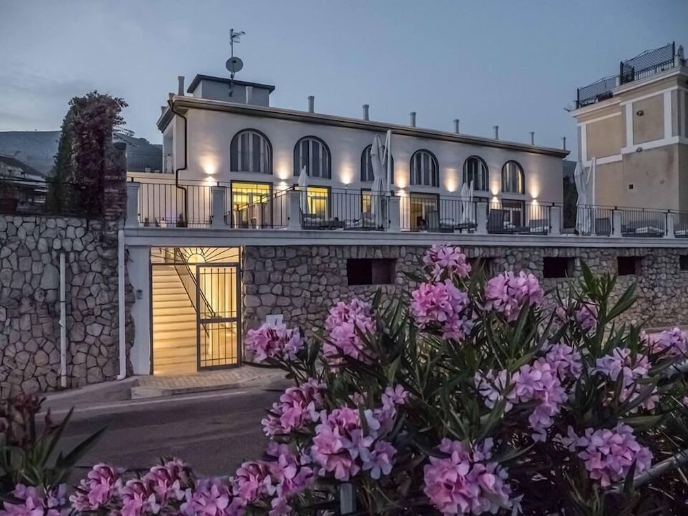 Klaton Beach Hotel