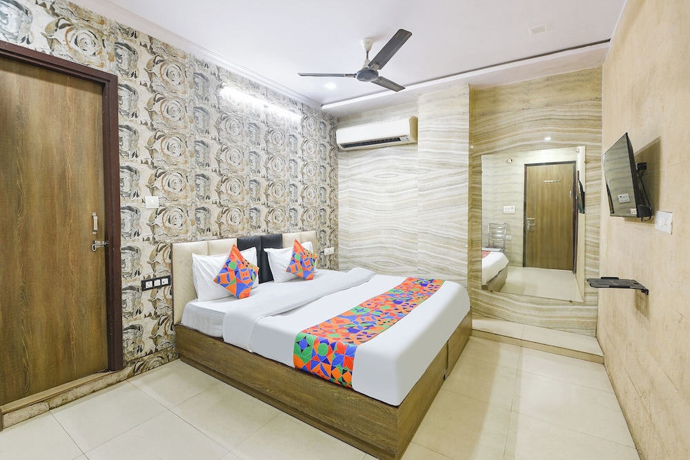 Fabhotel Park View I