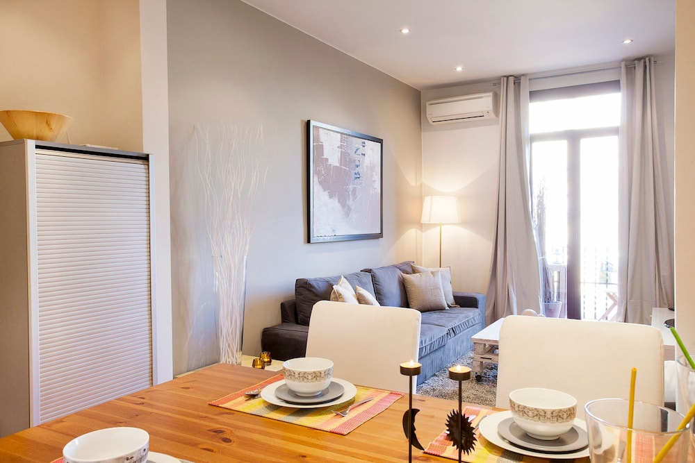 Viladomat Eixample Apartment