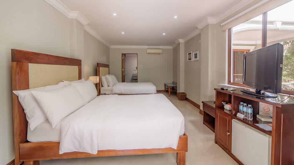 Golden Palm Resort