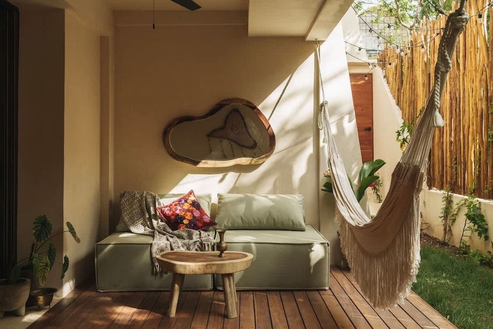 Luxury Jungle Retreat Sleeps 10 Rooftop Pool