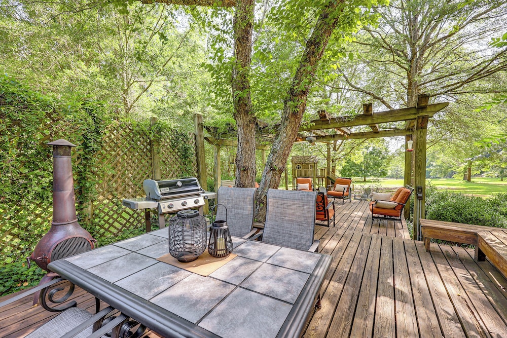 Waterfront Home w/ Playground Near Degray & Caddo!