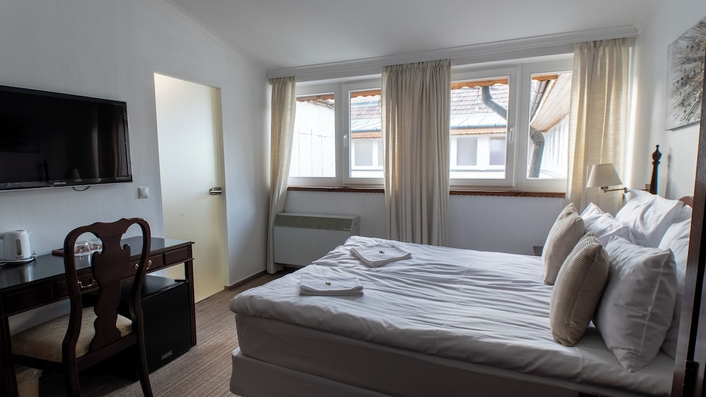 OPERA16 Guestrooms