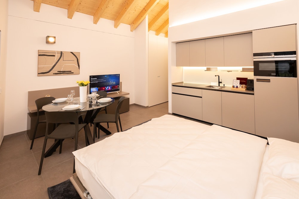 Res.3544 Apt King 301