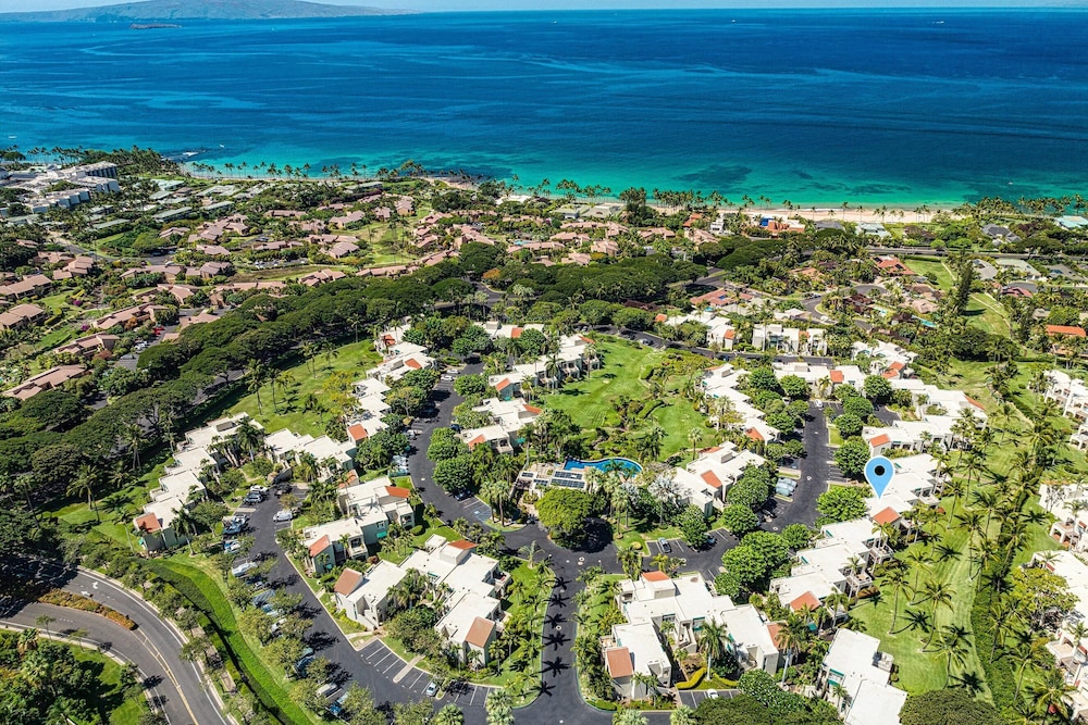 Tropical Paradise in Luxurious 1br, 2ba Ground Floor Unit, Garden View, Palms 801