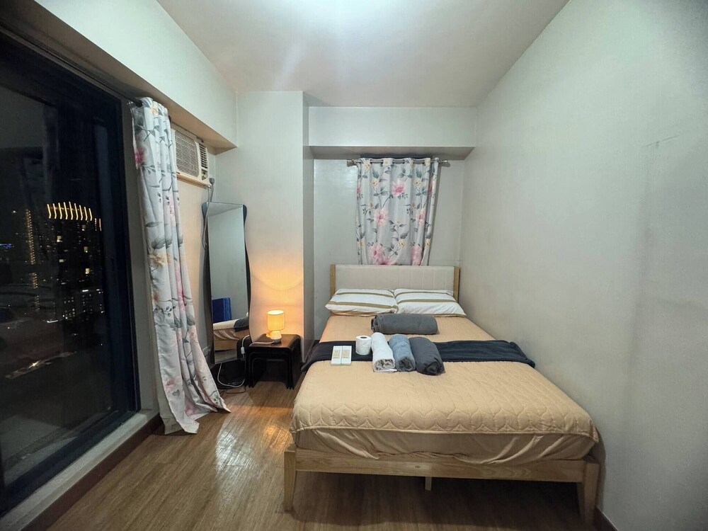 Flair Towers Condo Near MRT Bonifacio and Shaw Within Greenfields
