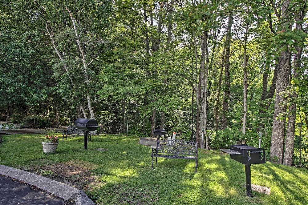 Hike, Swim & Explore: Mtn-view Condo in Gatlinburg