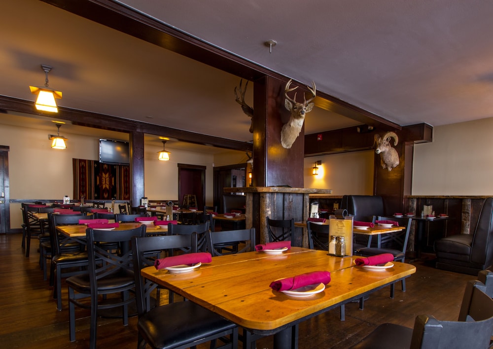 Marys Lake Lodge Mountain Resort and Condos