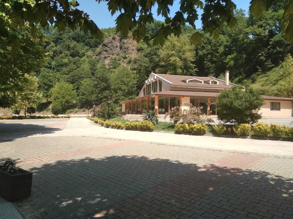 Hotel Kizkalesi Hotel - Image 1