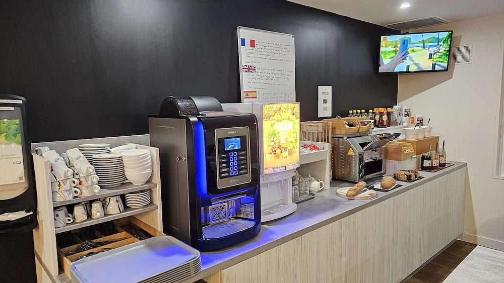 Narbonne Vacations - Brit Hotel Plaisance - Property Image 1
