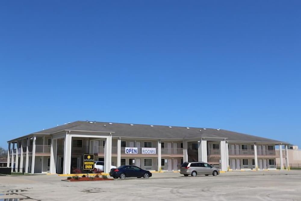 Hotel Western Inn - Image 1