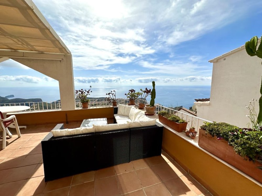 Two Bedroom Apartment With Breath-taking Views