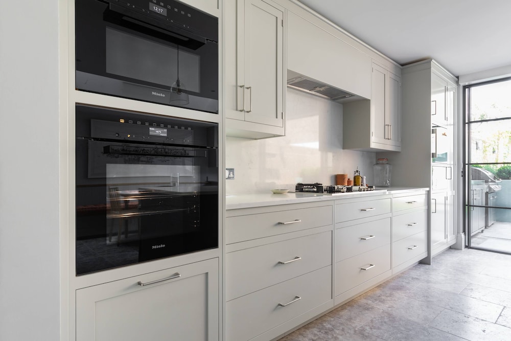 Crondace Road by Onefinestay