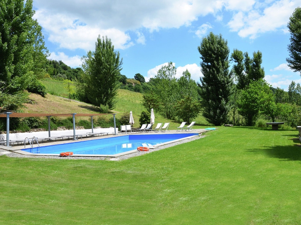Villa in Rome With Pool & Stunning Views photo 2