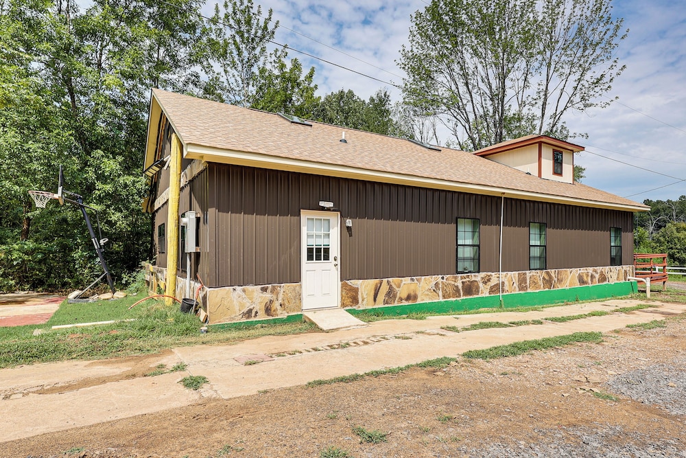 Family Home w/ On-site Waterfall & Pond in Fulton!