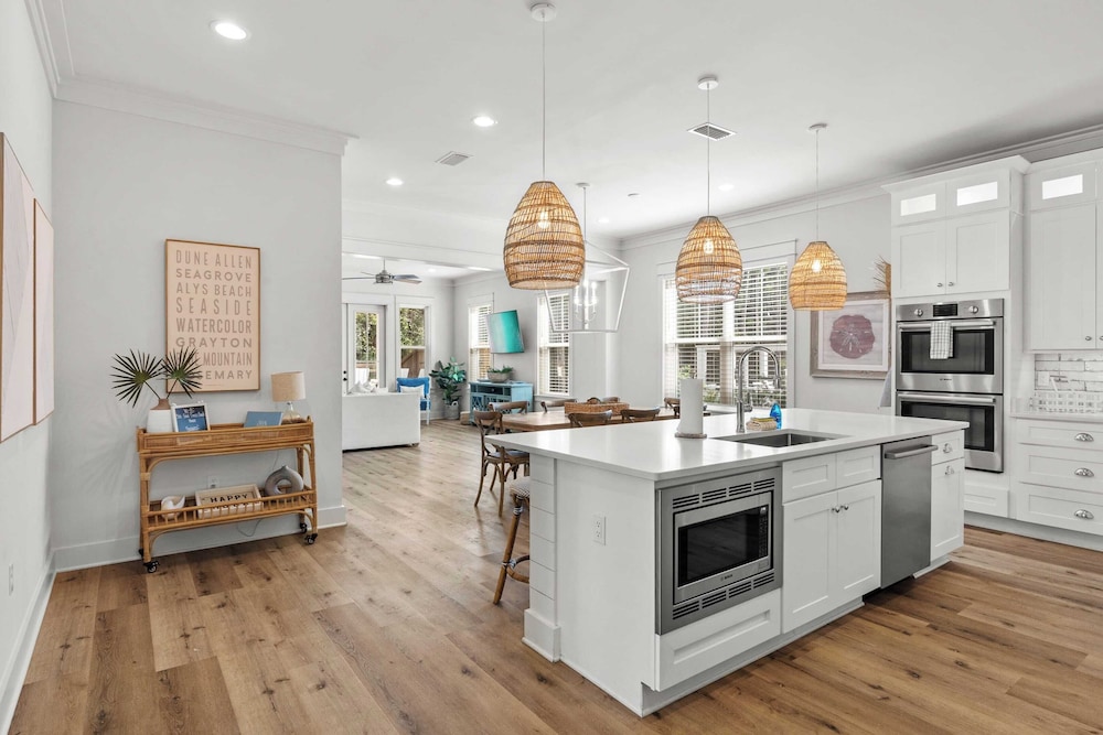 Sleeps 34! 2 Homes, Private Pools, Firepit, Golf Cart, Walk to Beach Seagrove San Juan by Avantstay