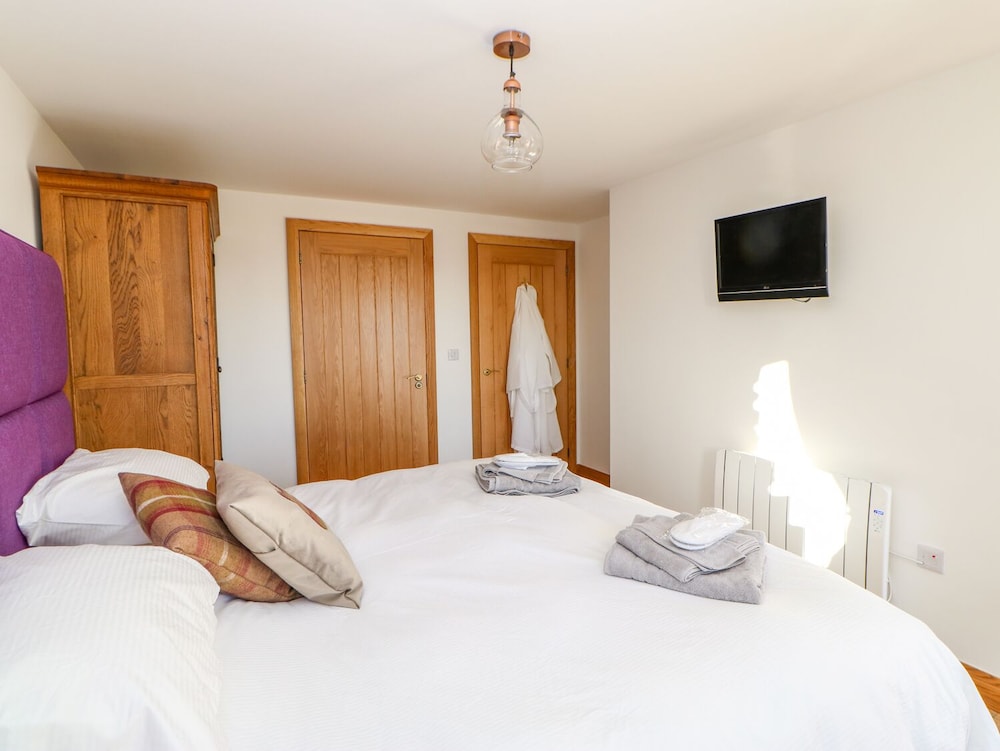 Apple Tree Cottage view 4