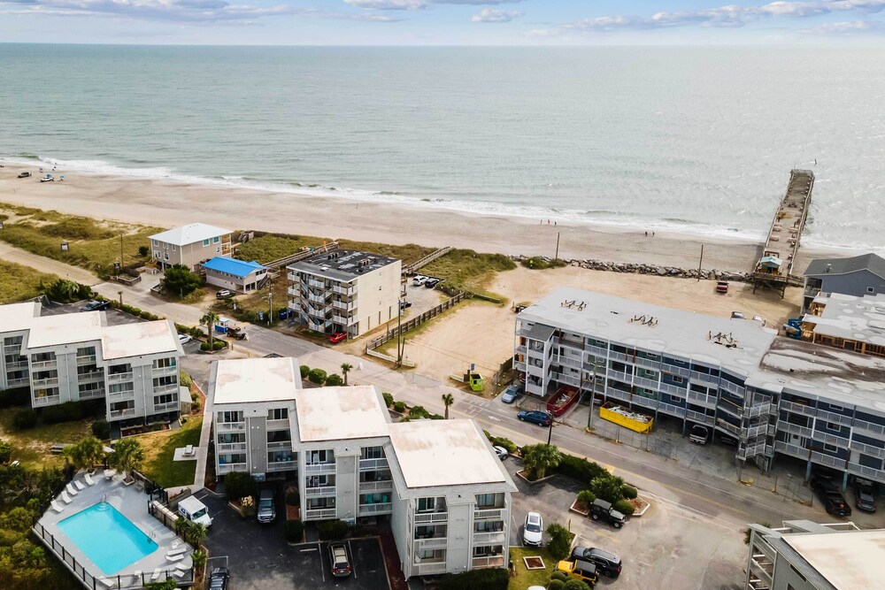 Bright Carolina Beach Condo - Walk to Shore! view 5