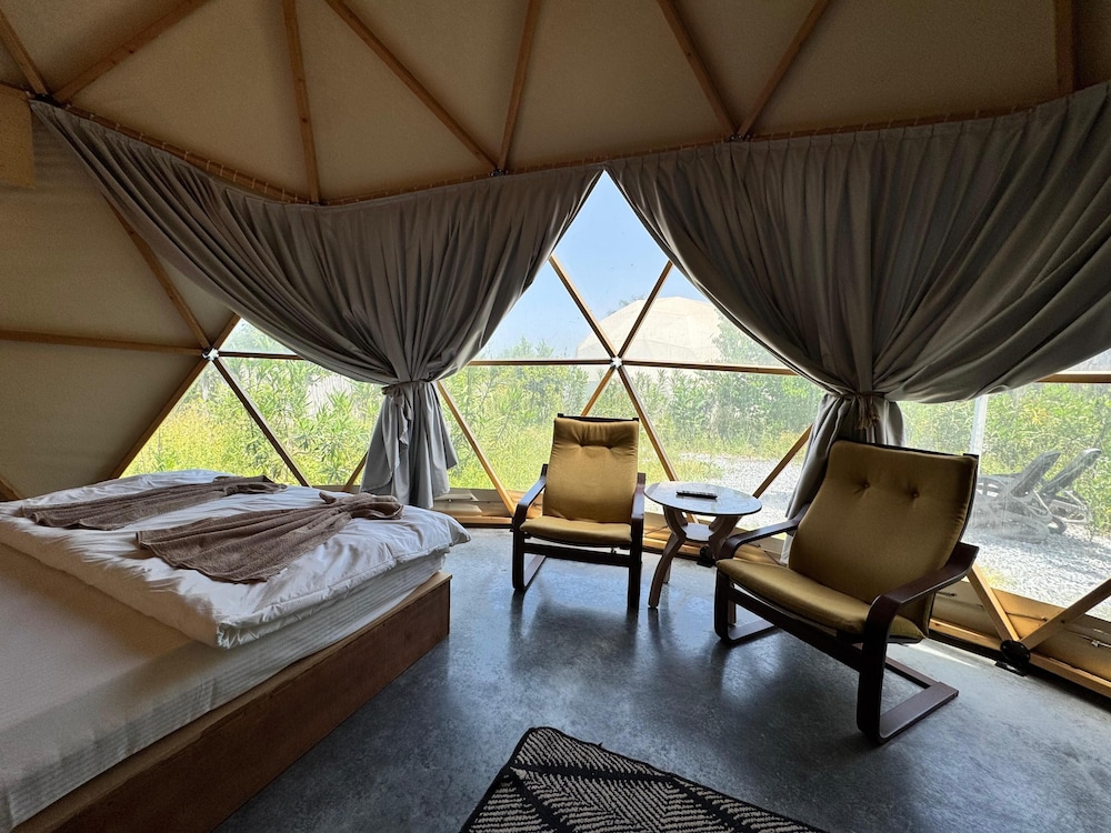 In Out Resort Glamping