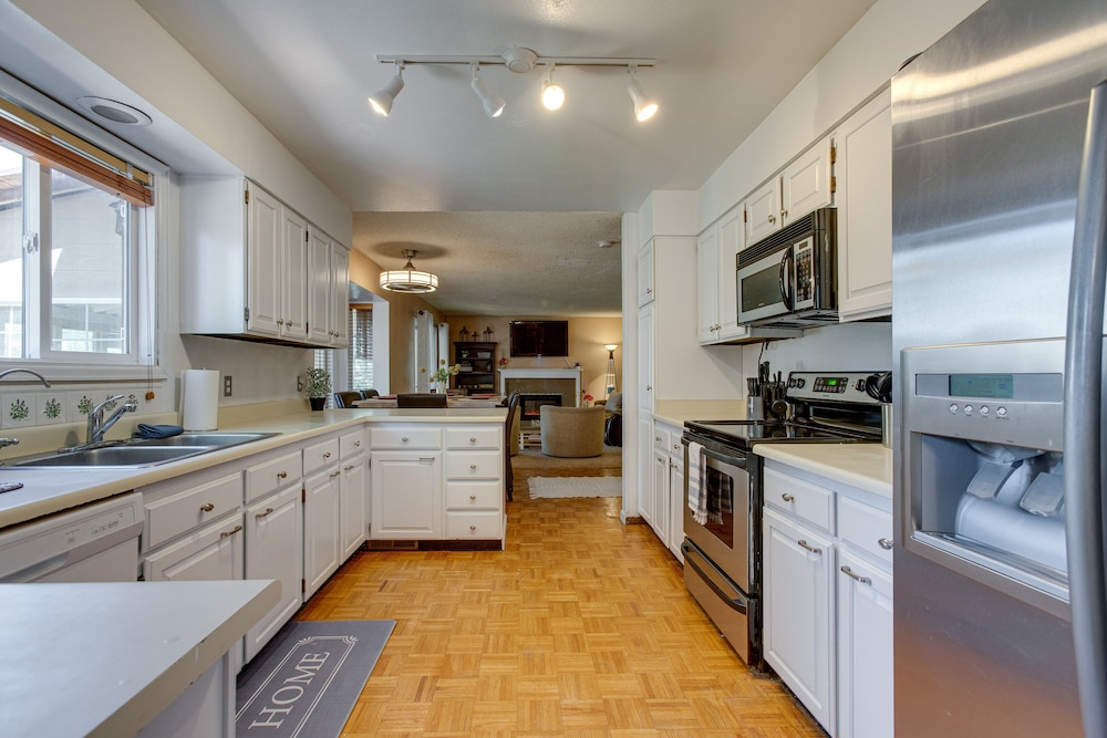 Spacious Aurora Retreat w/ Game Room + Hot Tub!