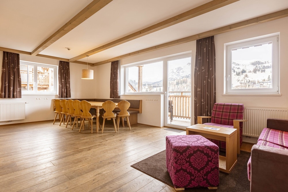 Spacious Chalet Near ski Area