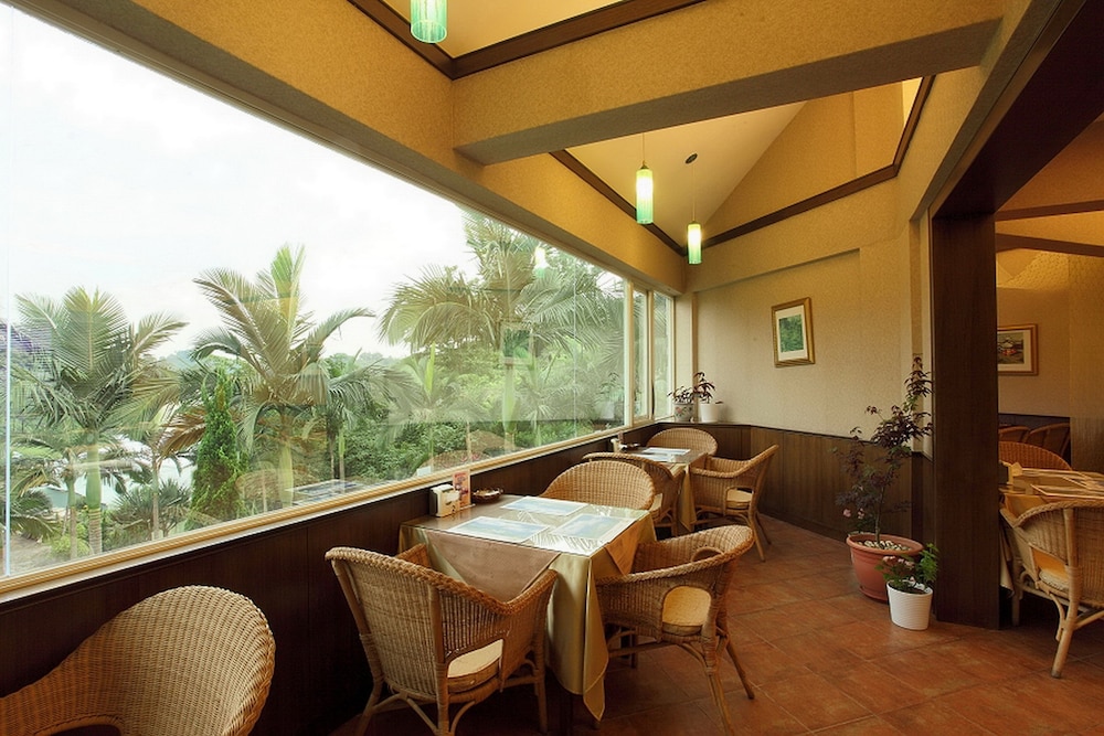 Regale Villa Hotel