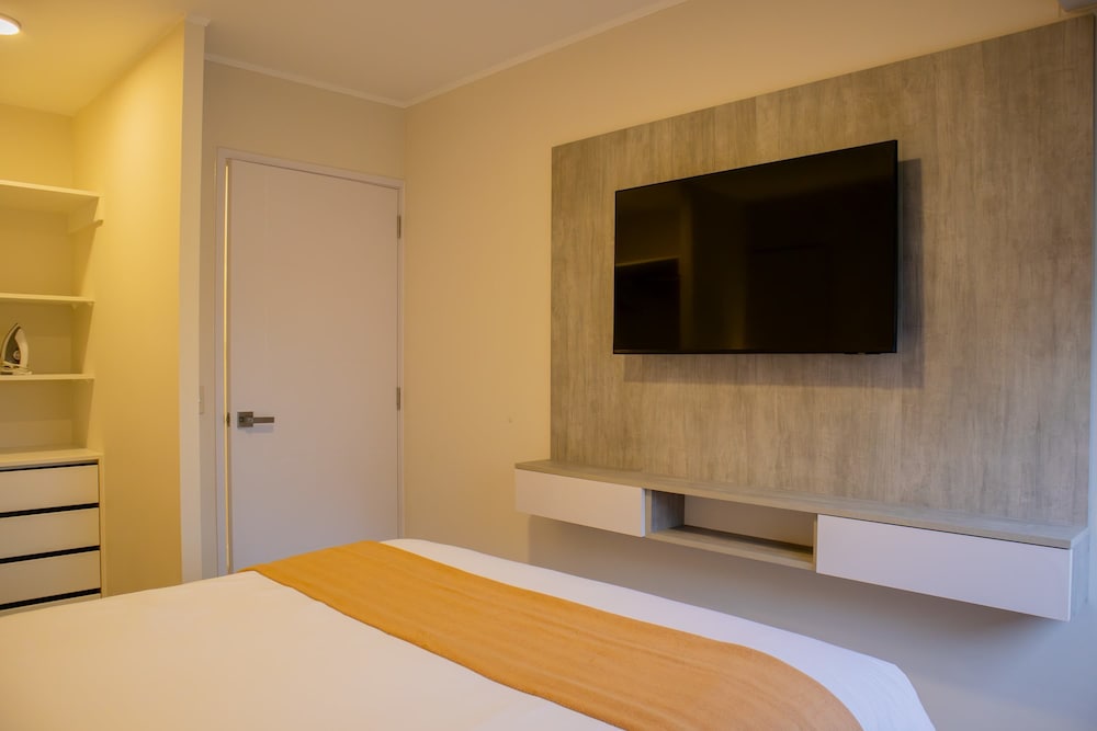 w Exceptional 1BR w Balcony in San Isidro