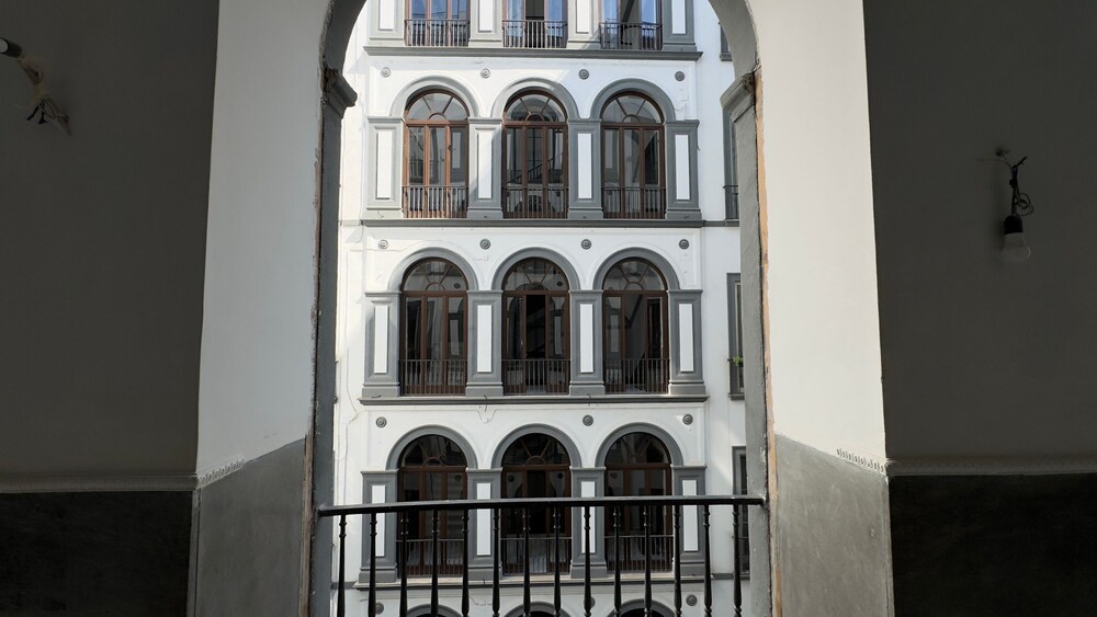 Pessina 90 Rooms in Naples
