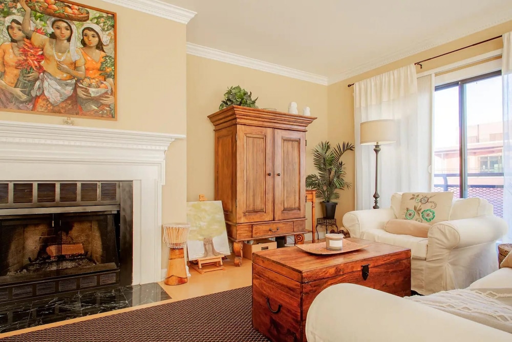 Gorgeous Rosslyn Penthouse w Views Free Parking Metro Subway, Photo 16