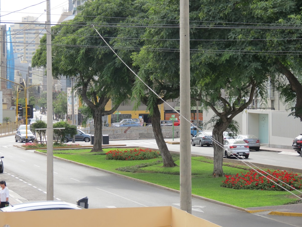Miraflores Inn