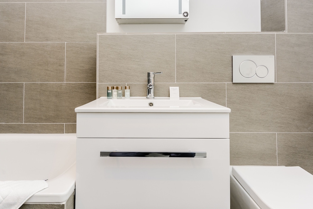Richmond Ibis House Apartments by Viridian Apartments - Property Image 13