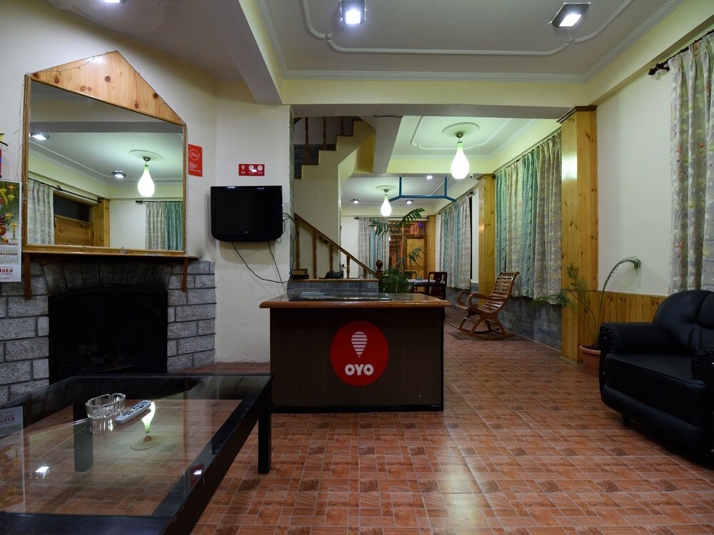 OYO 14150 Celebriti Suites