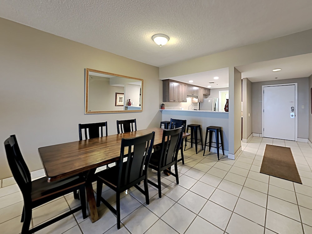 Pensacola Vacations - Navarre Towers by SVR - Property Image 9