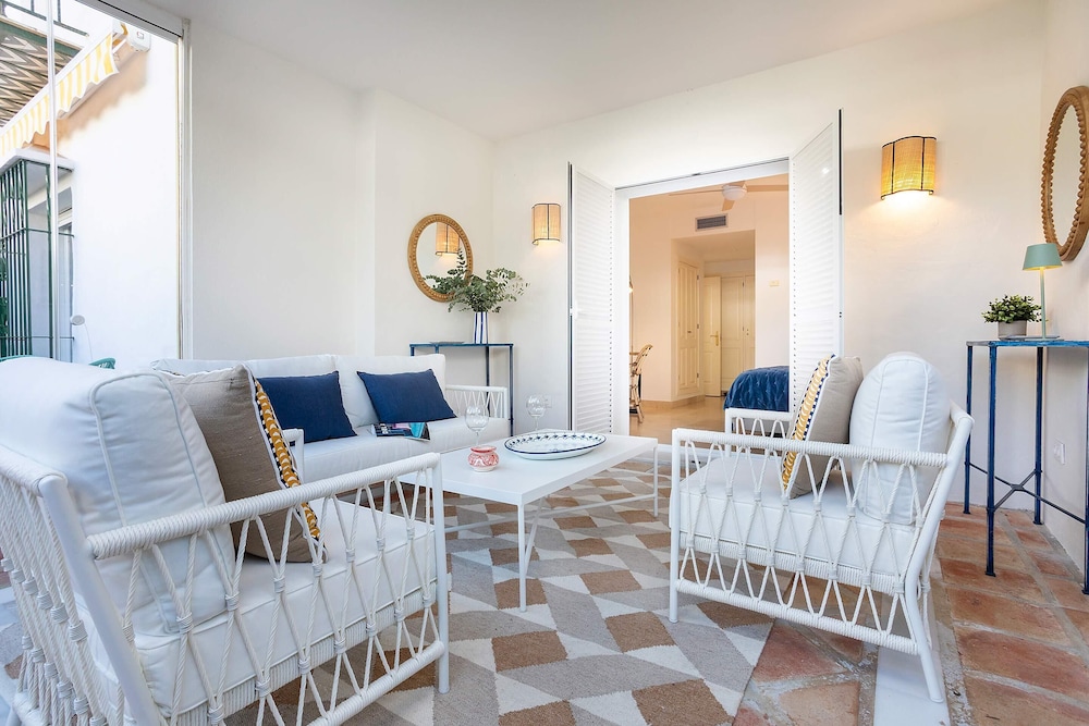 Bright&exclusive 3BD Apartment Estepona. El Presidente