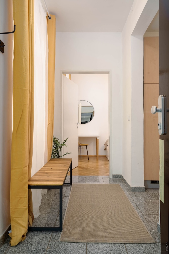 Designer Apartments - Near Danube