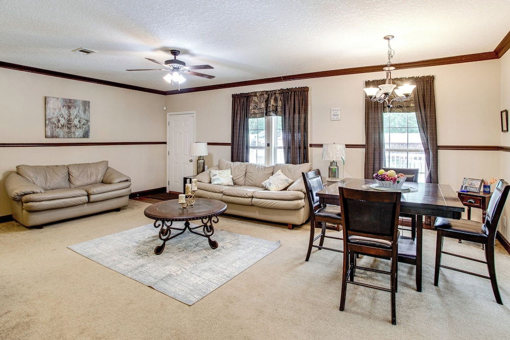 4 Mi to Weston Lake: Eastover Gem w/ Grill