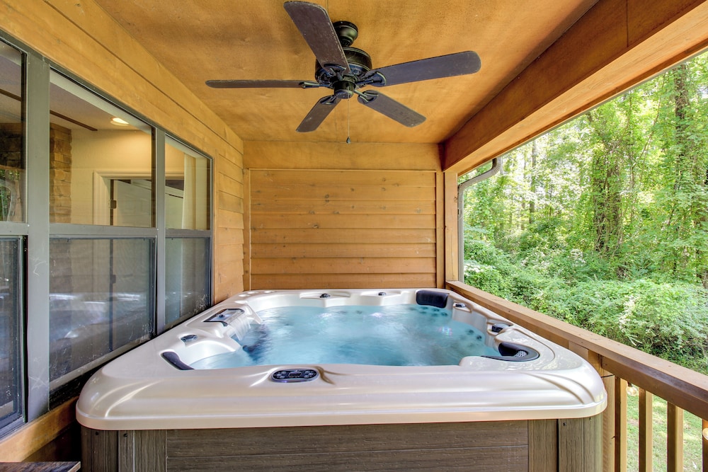Dock & Hot Tub: Tennessee River Cabin Getaway