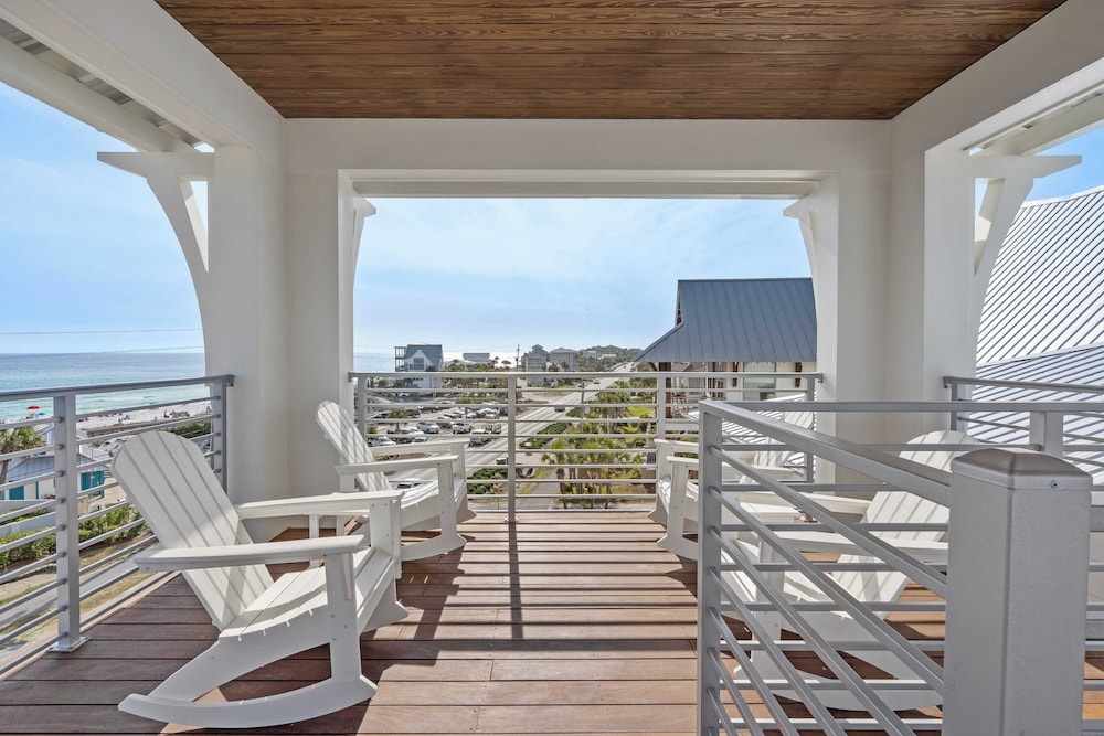 30A Beach Getaway by Avantstay Gulf Views + Pool Golf Cart + Bonfires