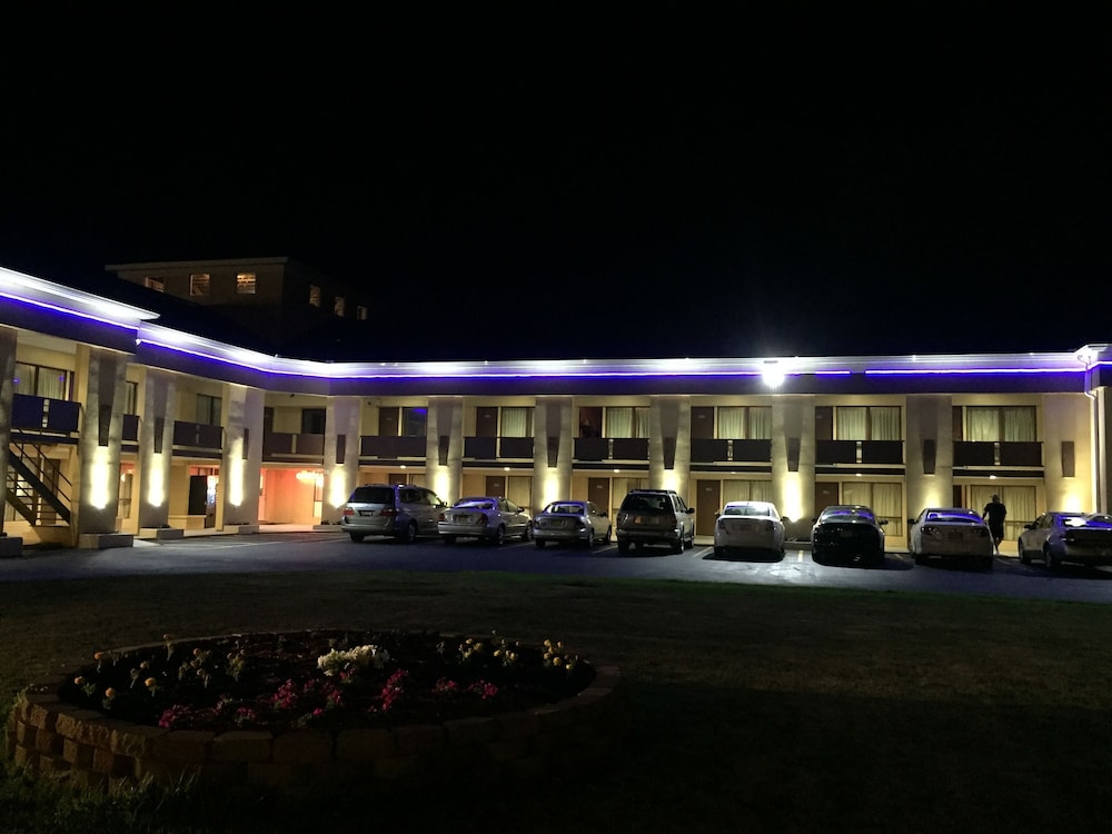 Hotel Scottish Inns Kenmore - Image 1