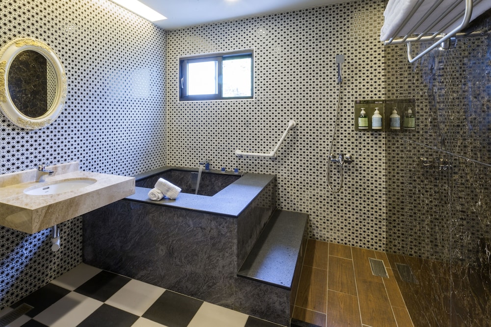 Huaman hot villa