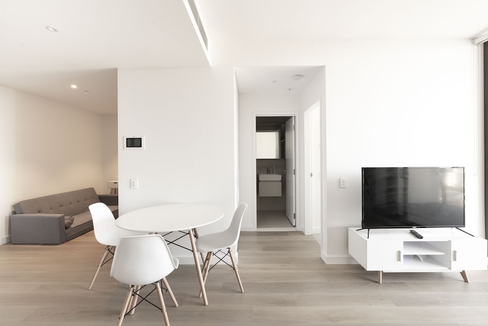 Modern Apartment in Darling Harbour view 4