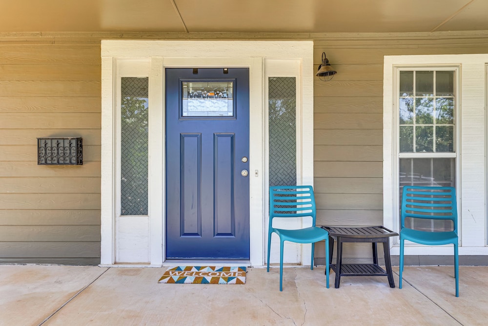 3 Mi to Dtwn Okc: Pet-friendly Paseo Gem!