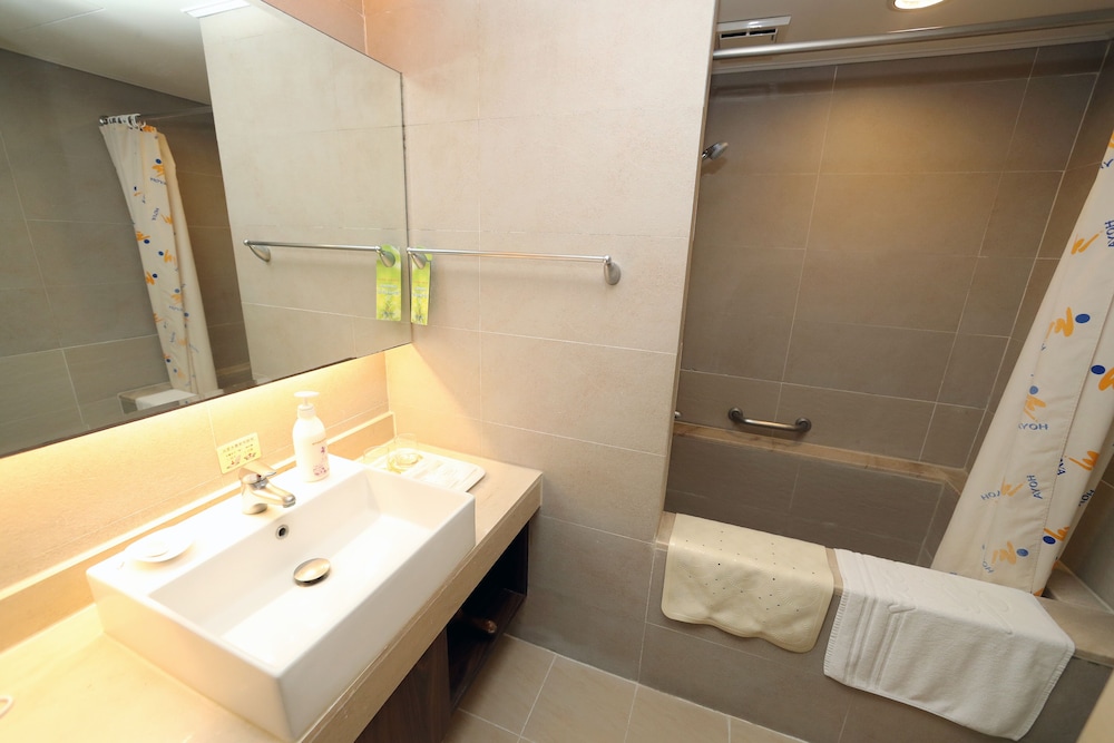 Hoya Hot Springs Resort & Spa