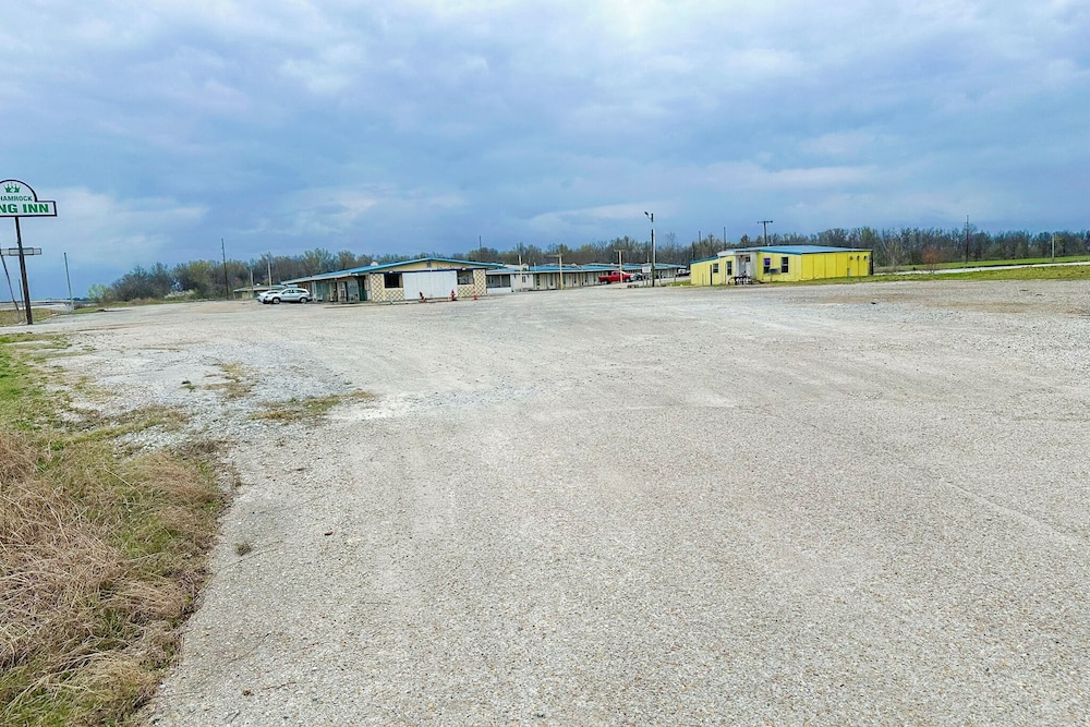 Shamrock Kings Inn By Oyo Marked Tree I-555
