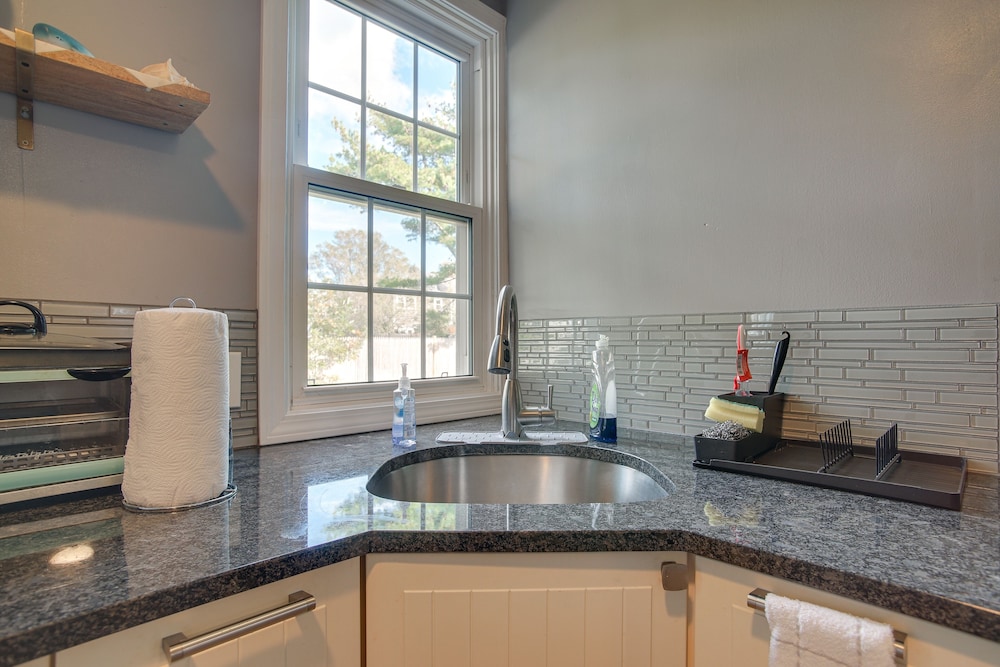 ~ 1 Mi to Beach: Cape Cod Apt in South Yarmouth