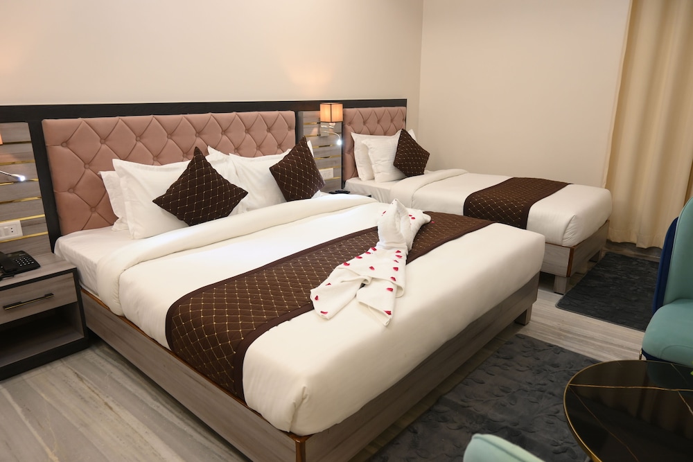 Hotel Kashi Crown